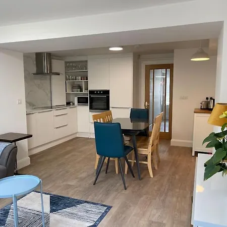 Town Centre Three Bedroom Apartment