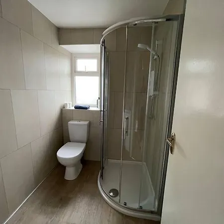 Town Centre Three Bedroom Apartament Westport