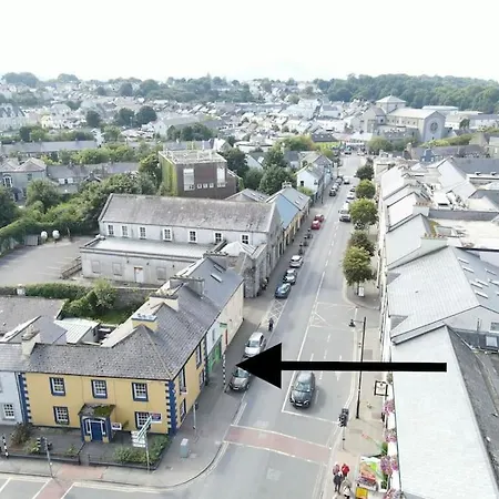 Town Centre Three Bedroom * Westport