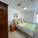 Lejlighed Town Centre Three Bedroom