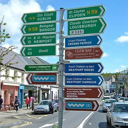 公寓 Town Centre Three Bedroom *