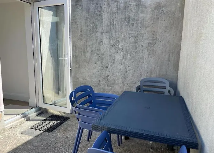 Town Centre Three Bedroom Appartement Westport