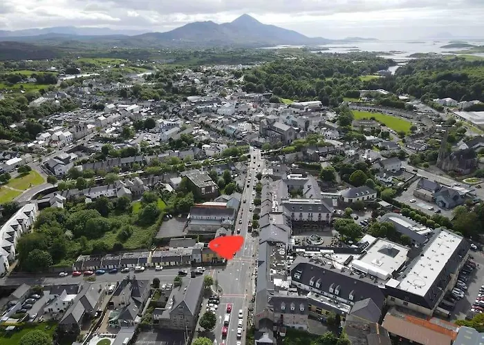 Town Centre Three Bedroom *