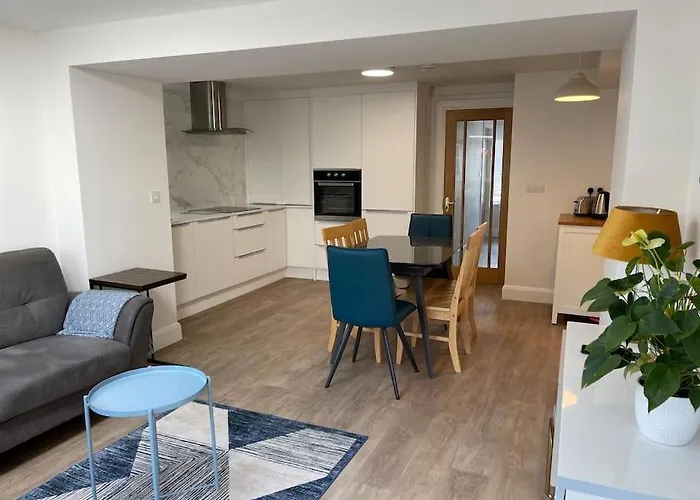 Town Centre Three Bedroom شقة ويستبورت